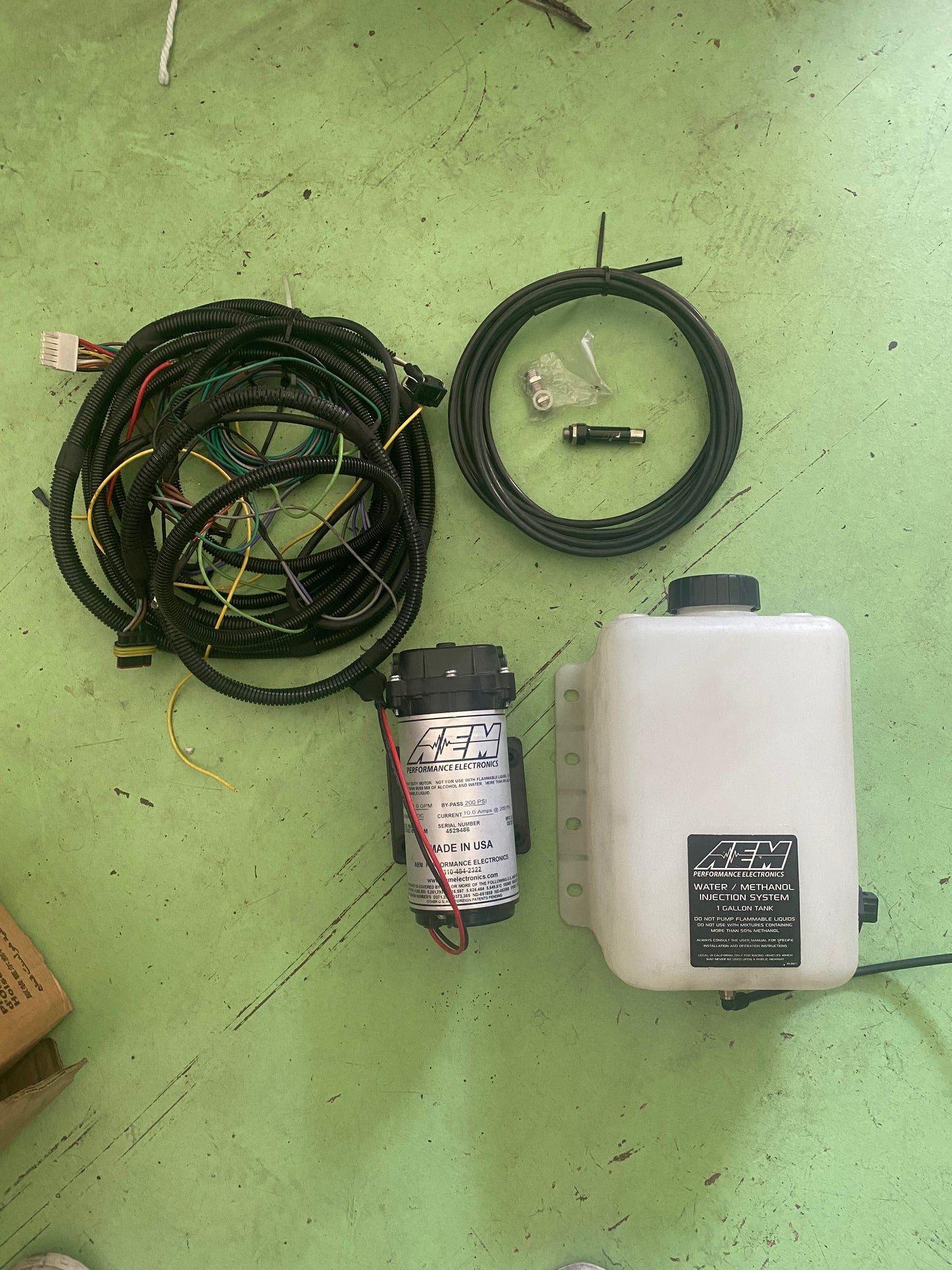 KIT INIEZIONE V2 AEM ACQUA/METANOLO - MULTI INPUT CONTROLLER - 1 GALLON RESERVOIR